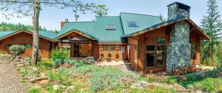 1084 Elkader St, Ashland, OR 97520-3405