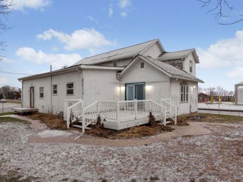 111 North St, Alburnett, IA 52202-4700