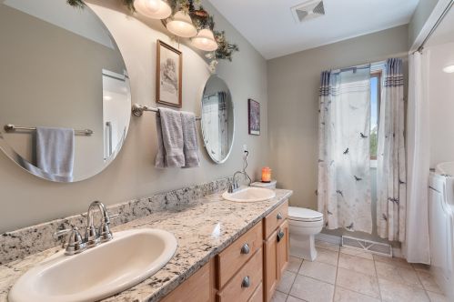 1016 Wallace Lake Rd, West Bend WI  53090-8943 exterior