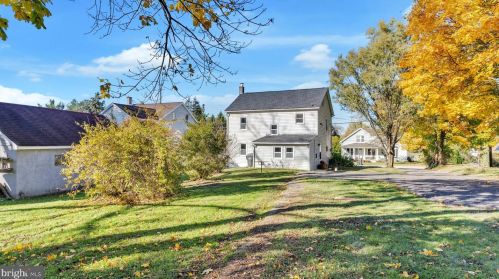 1509 Trindle Rd, Carlisle PA  17015-9713 exterior