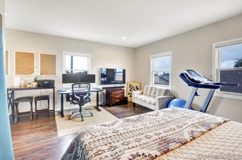 2643 Grandview St, San Diego CA 92110-1031 exterior