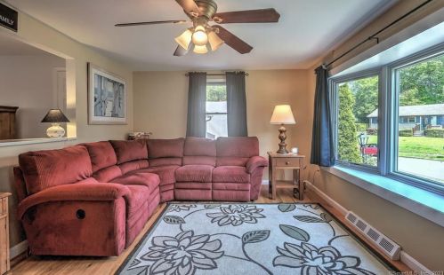 51 Westwood Rd, Milford CT  06461-2752 exterior