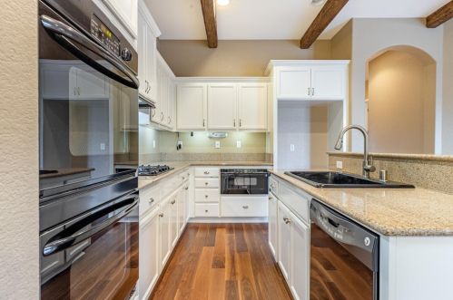 1786 Cornerstone Dr, Ripon CA  95366-9493 exterior