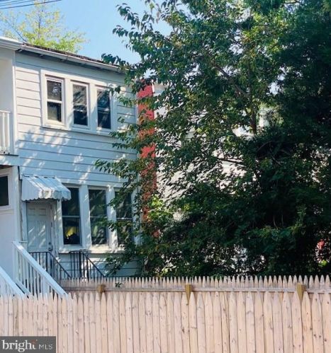 954 Shepherd St, Washington, DC 20011-5726