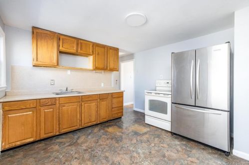 69 Pentlow Ave, New Britain, CT 06053-1623