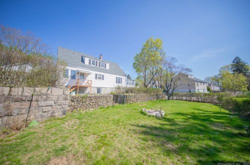 17 Wild Rose Pl, Waterford CT  06385-2328 exterior