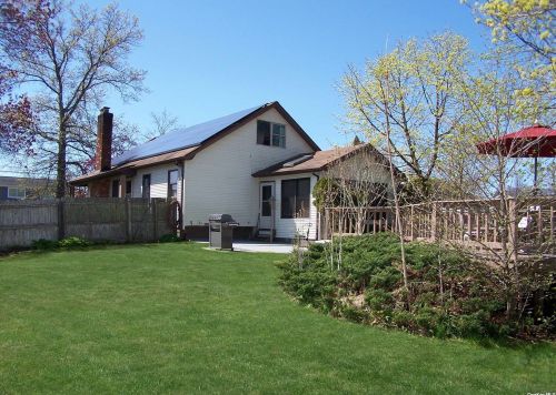 105 Cross Rd, Oakdale, NY 11769-2119