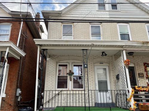 1332 Spruce St, Easton, PA 18042-4072