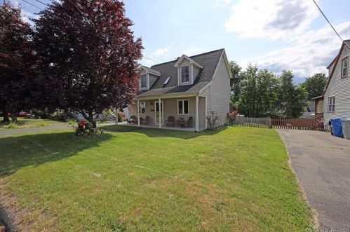 91 Garfield Rd, Bristol, CT 06010-5305