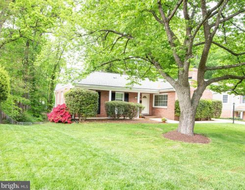 6152 Roxbury Ave, Springfield VA  22152-1624 exterior