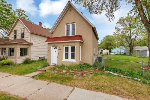 414 17 1/2 Ave, Saint Cloud MN  56303-3956 exterior