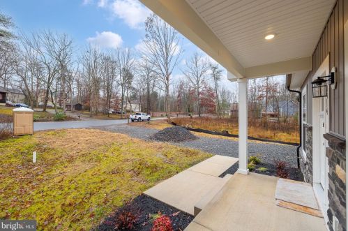 10914 Thiel Ct, Spotsylvania VA  22551-8034 exterior