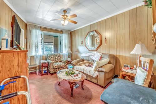 432 Melrose Ave, Ambridge PA 15003-2404 exterior