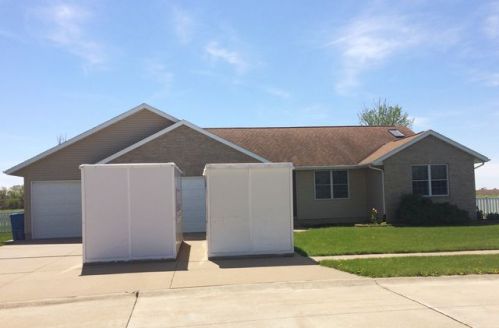 501 Meadow Ln, Maysville, IA 52773-8583