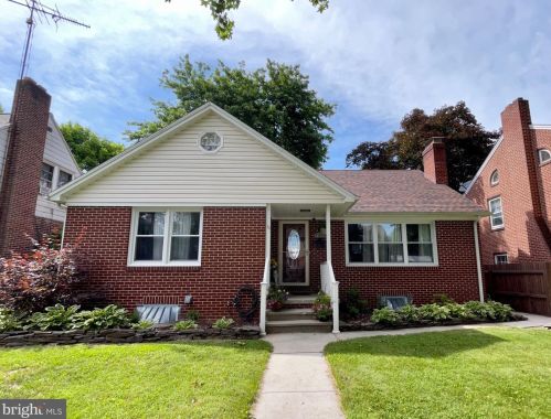 521 Middle St, Hanover, PA 17331-2028