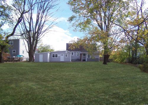 675 Nicolls Rd, Deer Park, NY 11729-2725