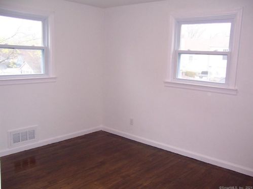 71 Alba Ave, Bridgeport CT  06606-2933 exterior