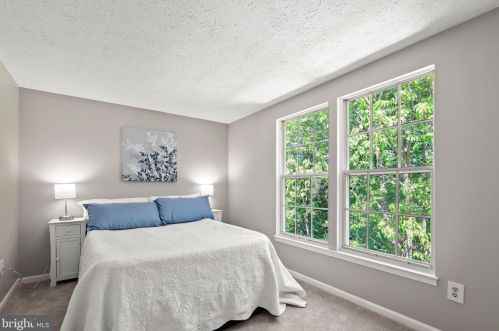 1937 Belmont Ridge Ct, Herndon VA  20191-5446 exterior