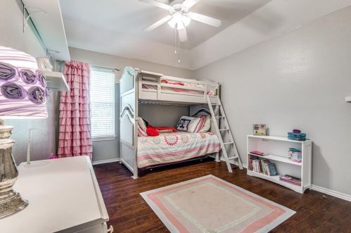 2104 Stevenson Ln, Lewisville TX  75028-3739 exterior