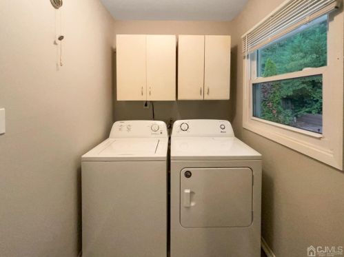 21 Morningside Dr, Old Bridge NJ  08857-2713 exterior