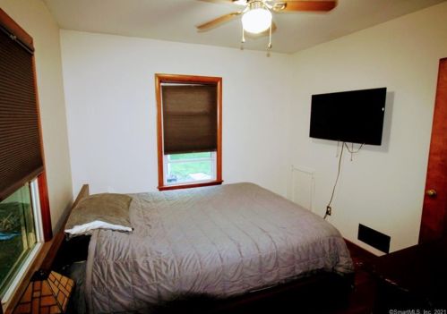 99 Laurel Hill Rd, Brookfield Center CT  06804-1014 exterior