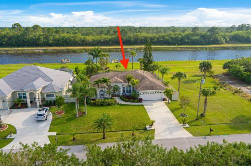918 Abbot Ave, Fort Pierce, FL 34953-6797