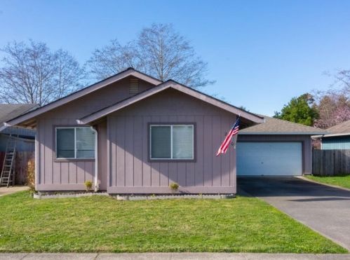 2310 Thiel Ave, Mckinleyville, CA 95519-4162