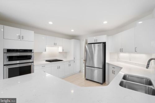 12015 Walnut Branch Rd, Herndon VA  20194-5616 exterior