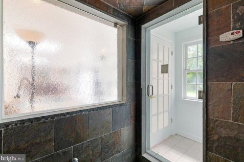 213 Constitution Dr, Princeton NJ  08540-6711 exterior