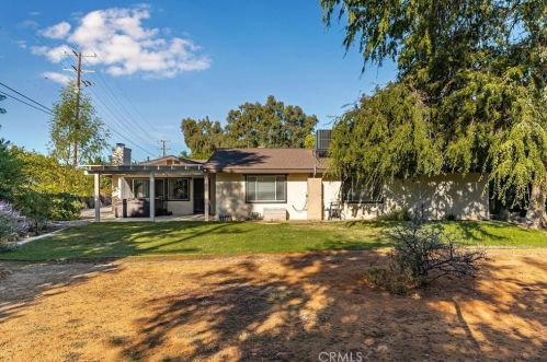 856 Sunset Dr, Redlands CA  92373-6938 exterior