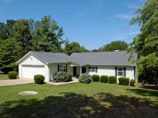 133 Harbor Ln, Townville, SC 29689-3800
