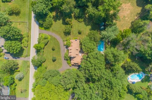 527 Tennis Ave, Prospectville PA 19002-6016 exterior