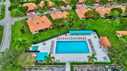 6108 Kings Gate Cir, Delray Beach FL  33484-2455 exterior