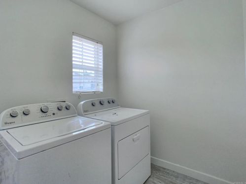 33358 Embassy Ave, Temecula CA  92592-1320 exterior
