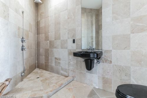 4150 Dingman Dr, Sanibel FL 33957-5107 exterior