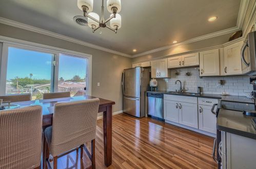 491 Jean Cir, Marina CA  93933-4012 exterior