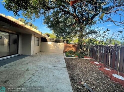 9667 15 Ct, Hollywood FL 33024-4429 exterior