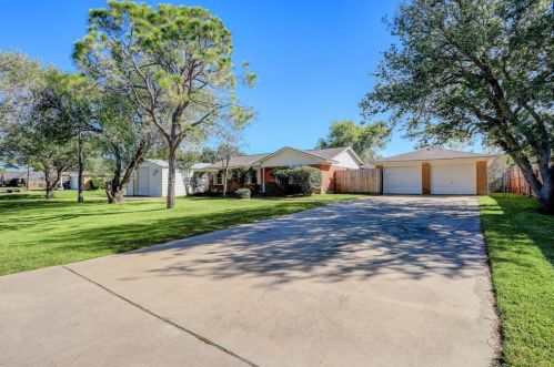 1825 36th Ave, Texas City, TX 77590-4015