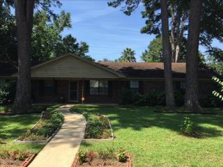 701 Lupine Ln, Tallahassee, FL 32308-6220