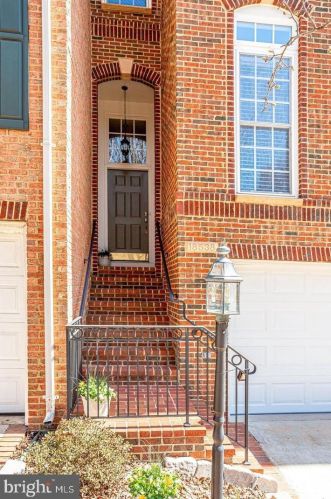 18538 Perdido Bay Ter, Leesburg VA  20176-7405 exterior