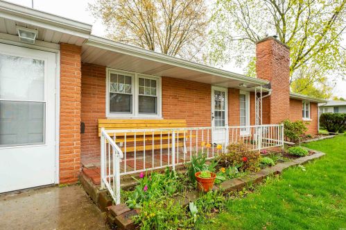 402 Colorado Dr, Goshen, IN 46526-1404