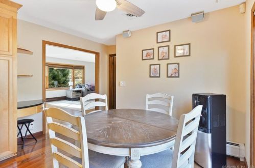 36 Laurel Dr, Upper Stepney CT  06468-1650 exterior