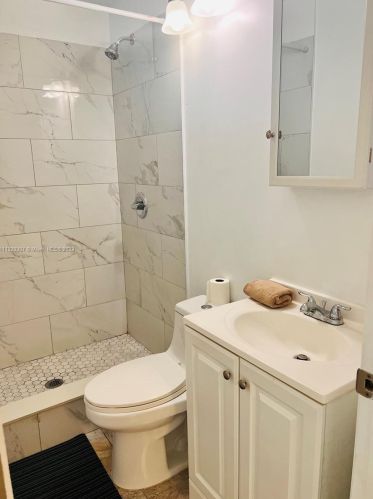 2637 9th Ct, Hialeah FL  33010-1223 exterior