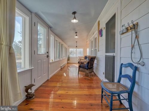 425 Bay Ave, Slaughter Beach DE  19963-4913 exterior