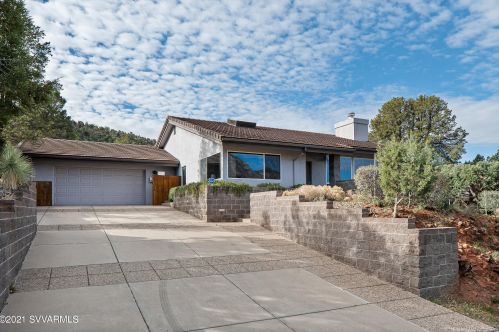 325 Panorama Blvd, Sedona AZ 86336-5537 exterior