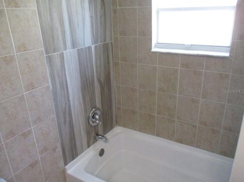 5662 Minaret Ct, Orlando FL  32821-8121 exterior