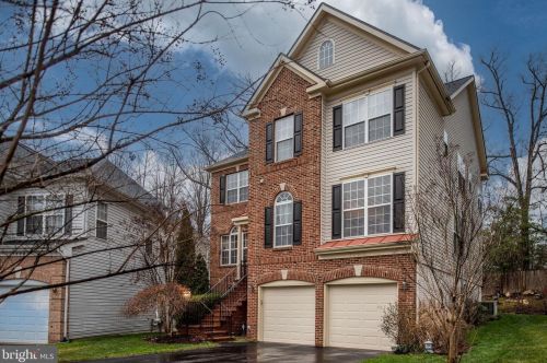 7226 Lyndam Hill Cir, Lorton VA  22079-4509 exterior