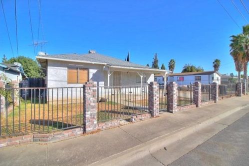 3705 Kansas Ave, Riverbank, CA 95367-2910