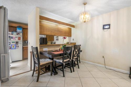 3228 32 Way, West Palm Beach FL  33407-6747 exterior