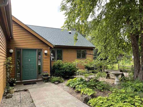 77 Eastbrook Ln, Fond Du Lac, WI 54935-5455